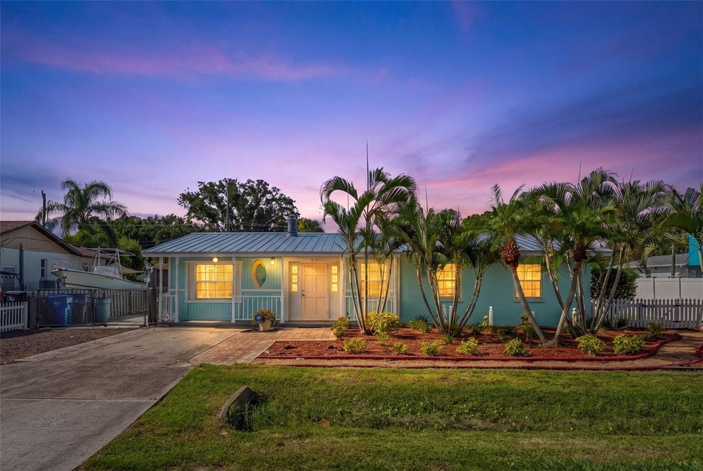 Photo of 415 49th Street W, Palmetto, FL 34221 (MLS # A4702891)