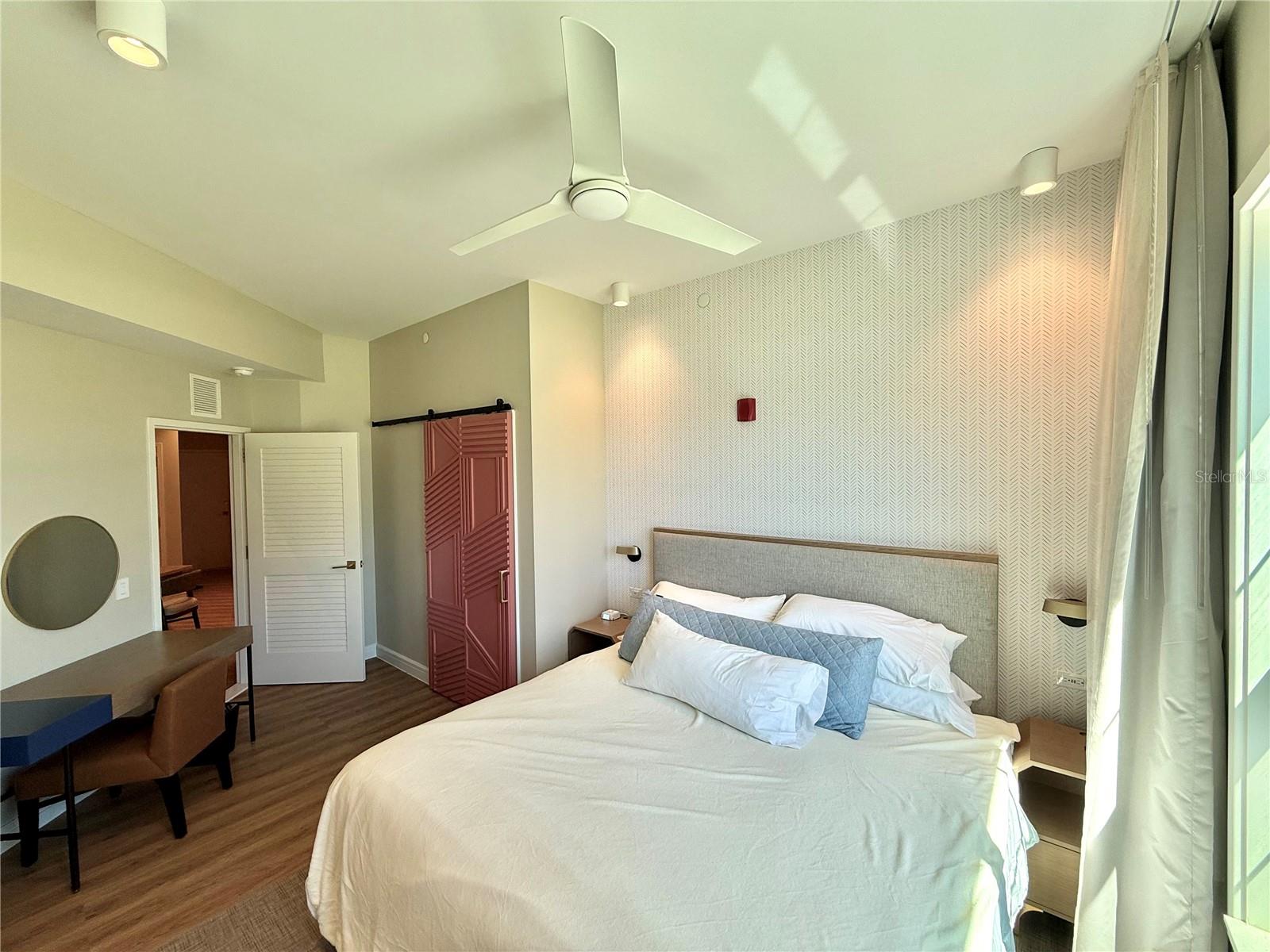 SUNSET WALK HOTEL CONDO PH 1 - Residential Lease