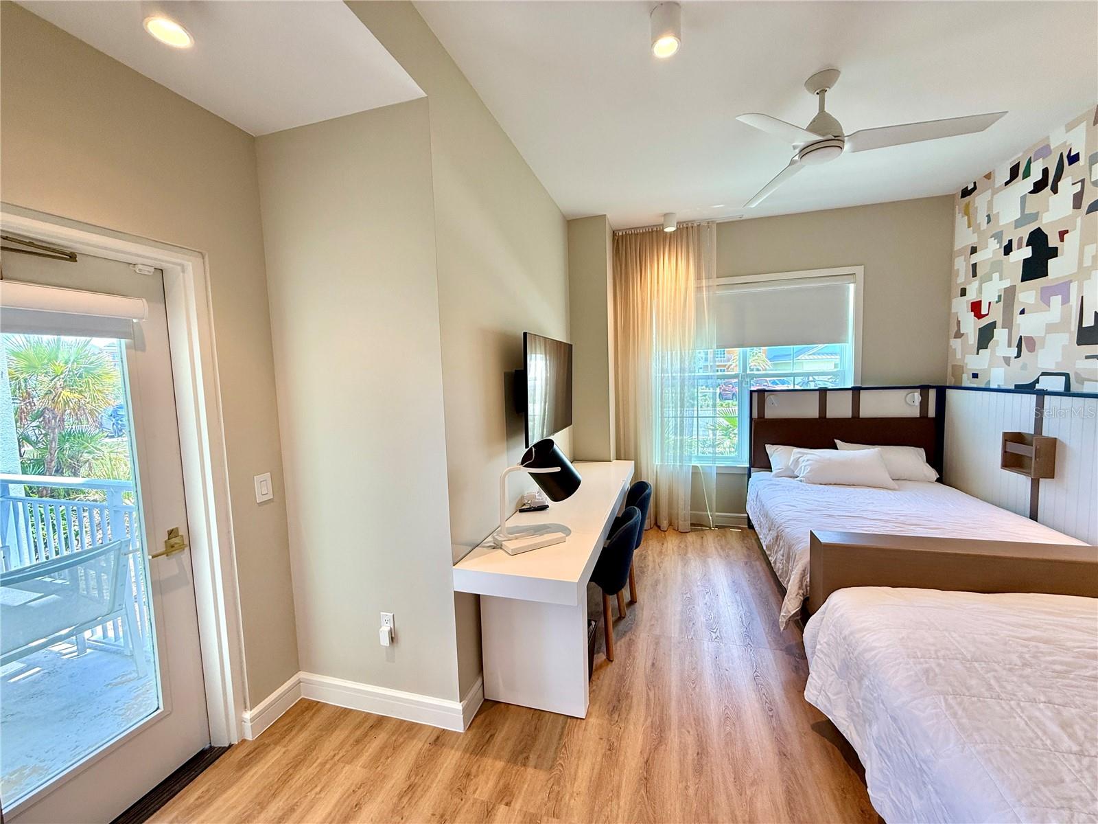 SUNSET WALK HOTEL CONDO PH 1 - Residential Lease