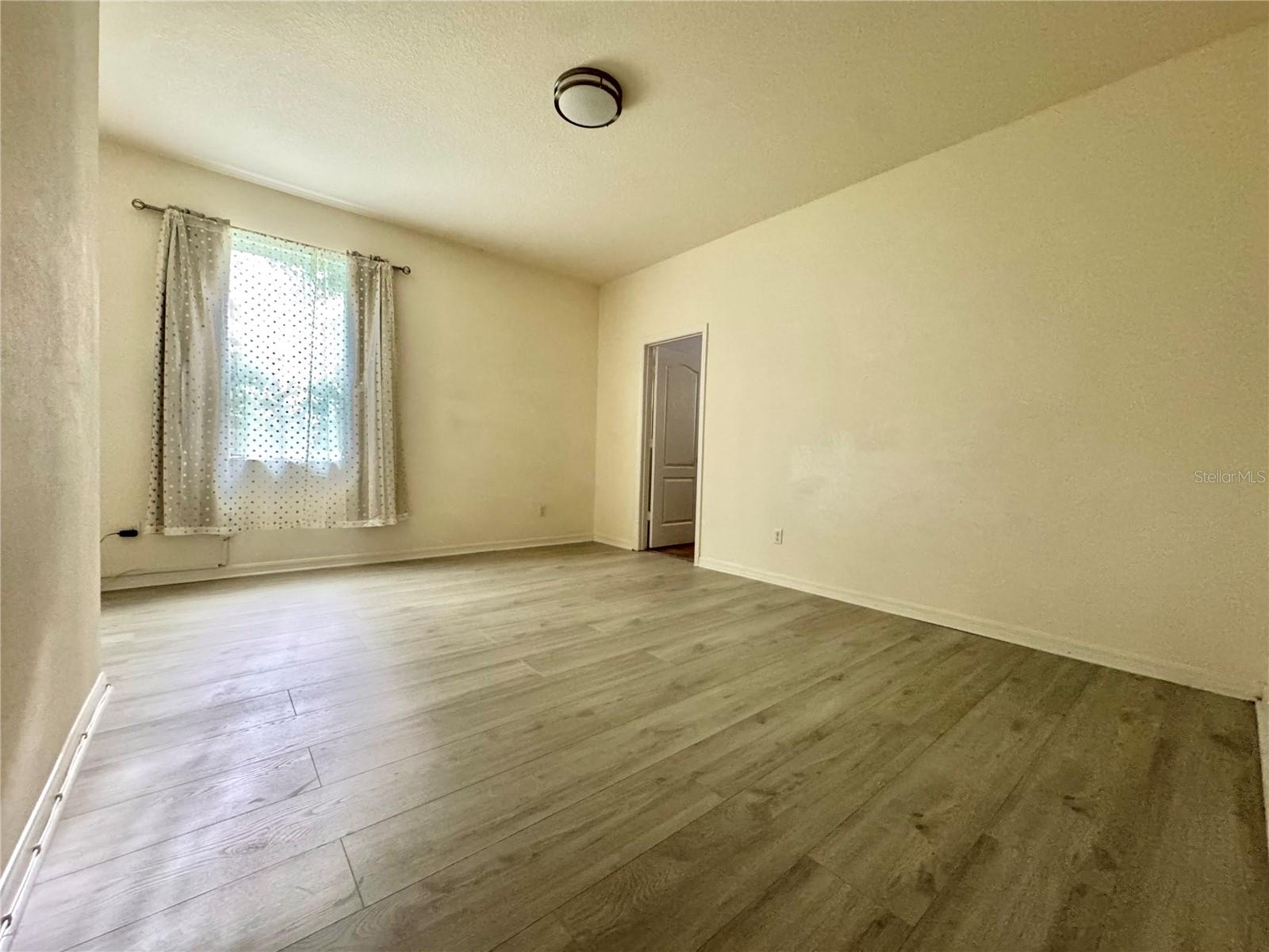 SAWGRASS PLANTATION PH 1B SEC - Residential Lease