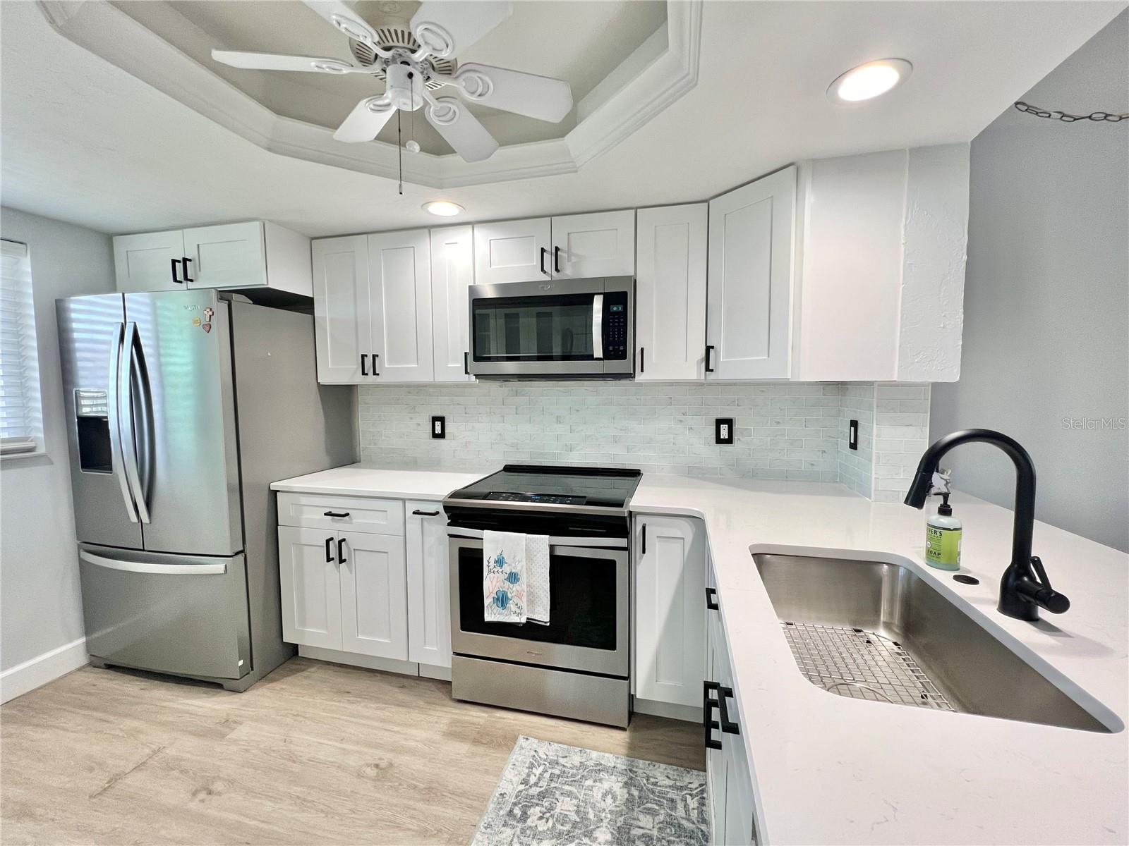 EGRET POINTE PH 03 - Residential