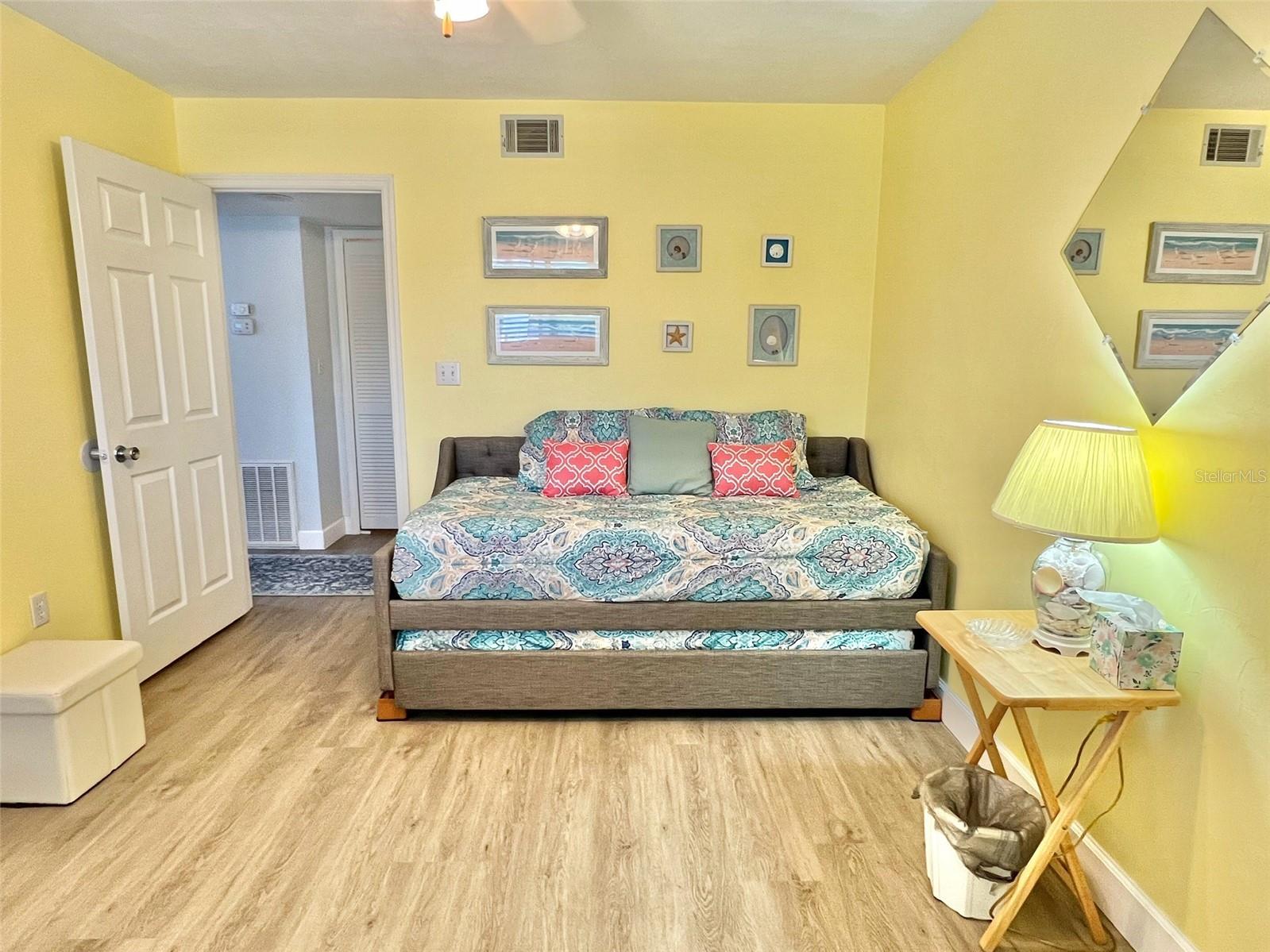 EGRET POINTE PH 03 - Residential