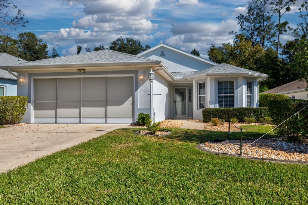 Photo of 5422 Aurora Drive, Leesburg, FL 34748 (MLS # G5104853)