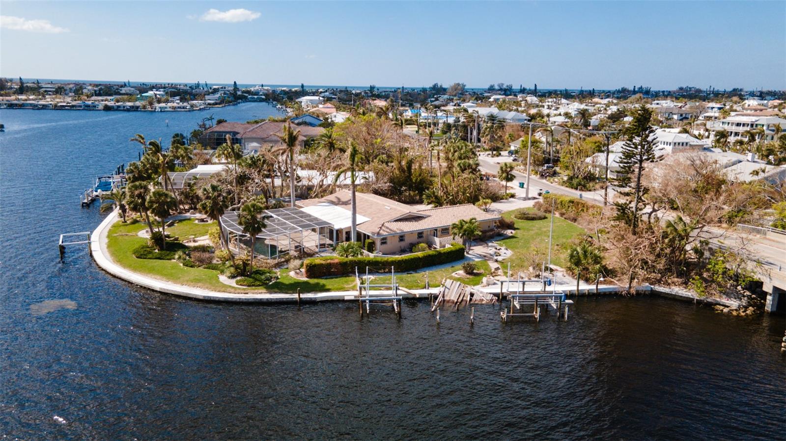 543 KEY ROYALE DRIVE