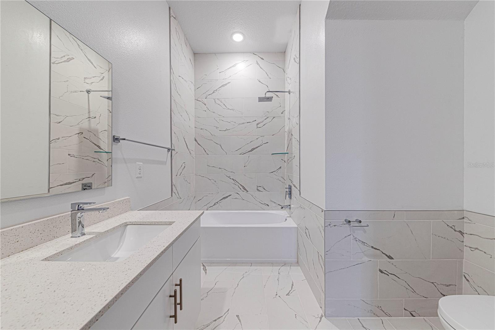 AZUR RESIDENCE - Residential