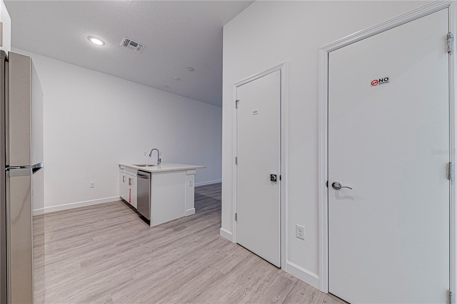 AZUR RESIDENCE - Residential