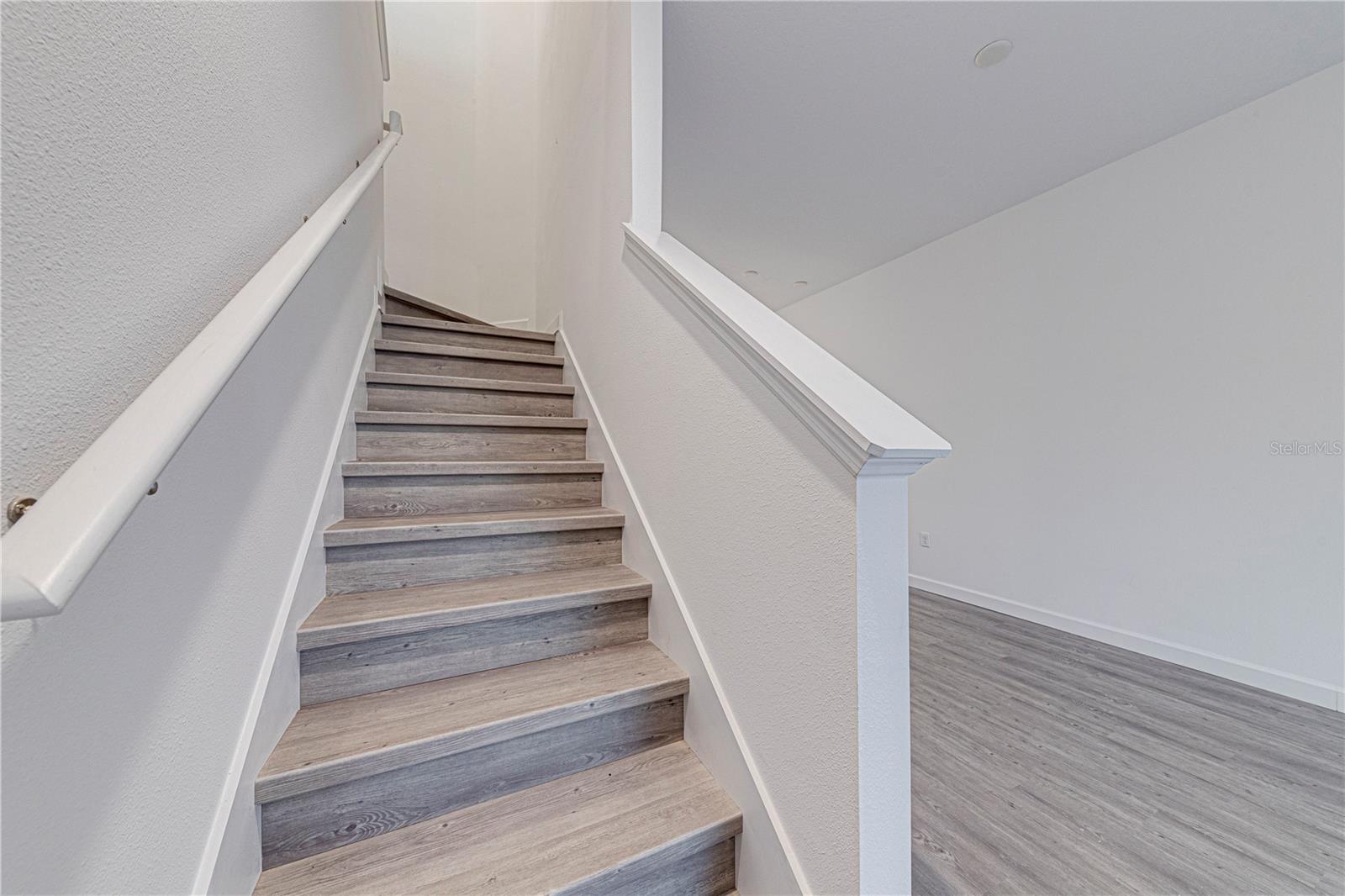 AZUR RESIDENCE - Residential