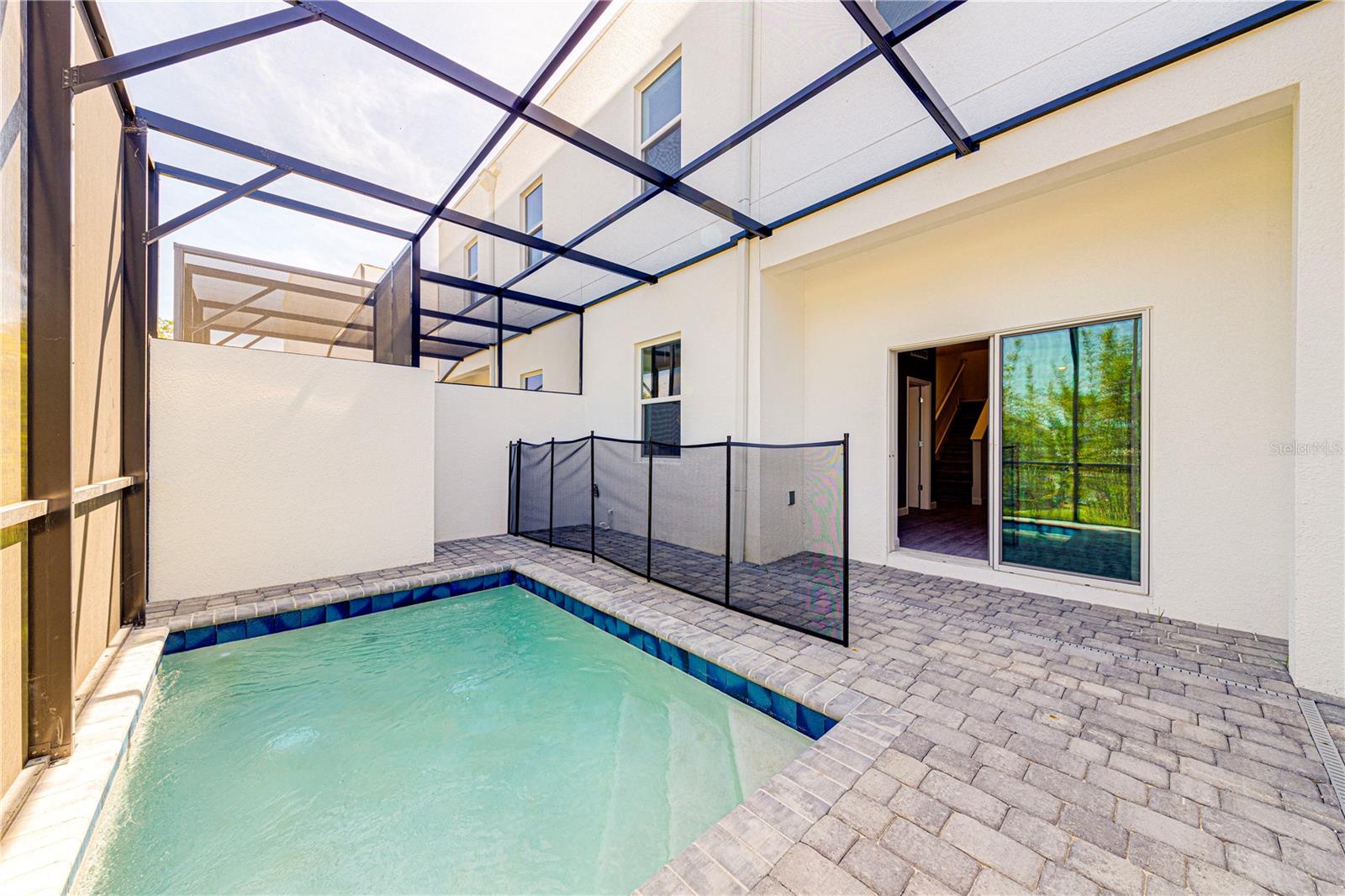 AZUR RESIDENCE - Residential