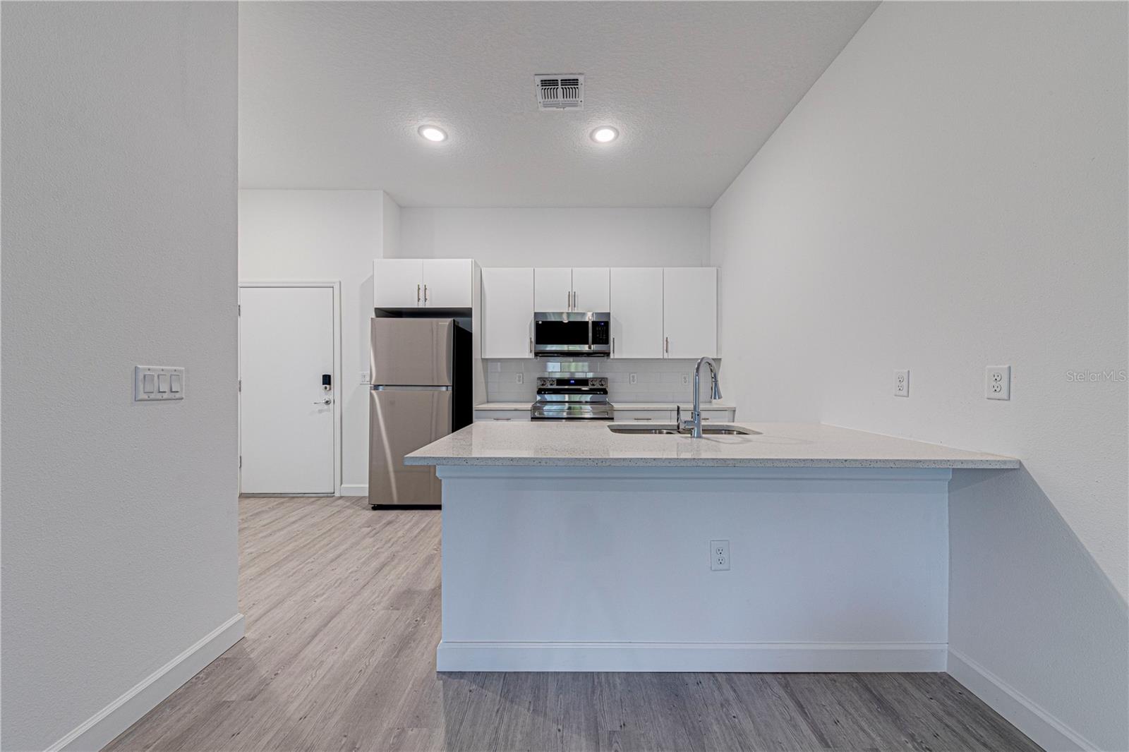 AZUR RESIDENCE - Residential