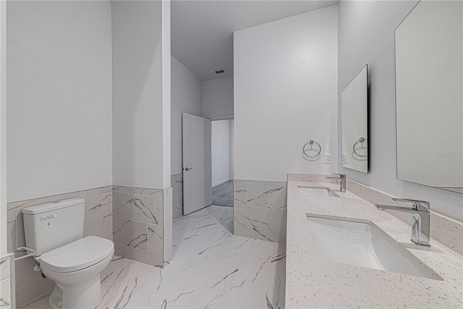 AZUR RESIDENCE - Residential