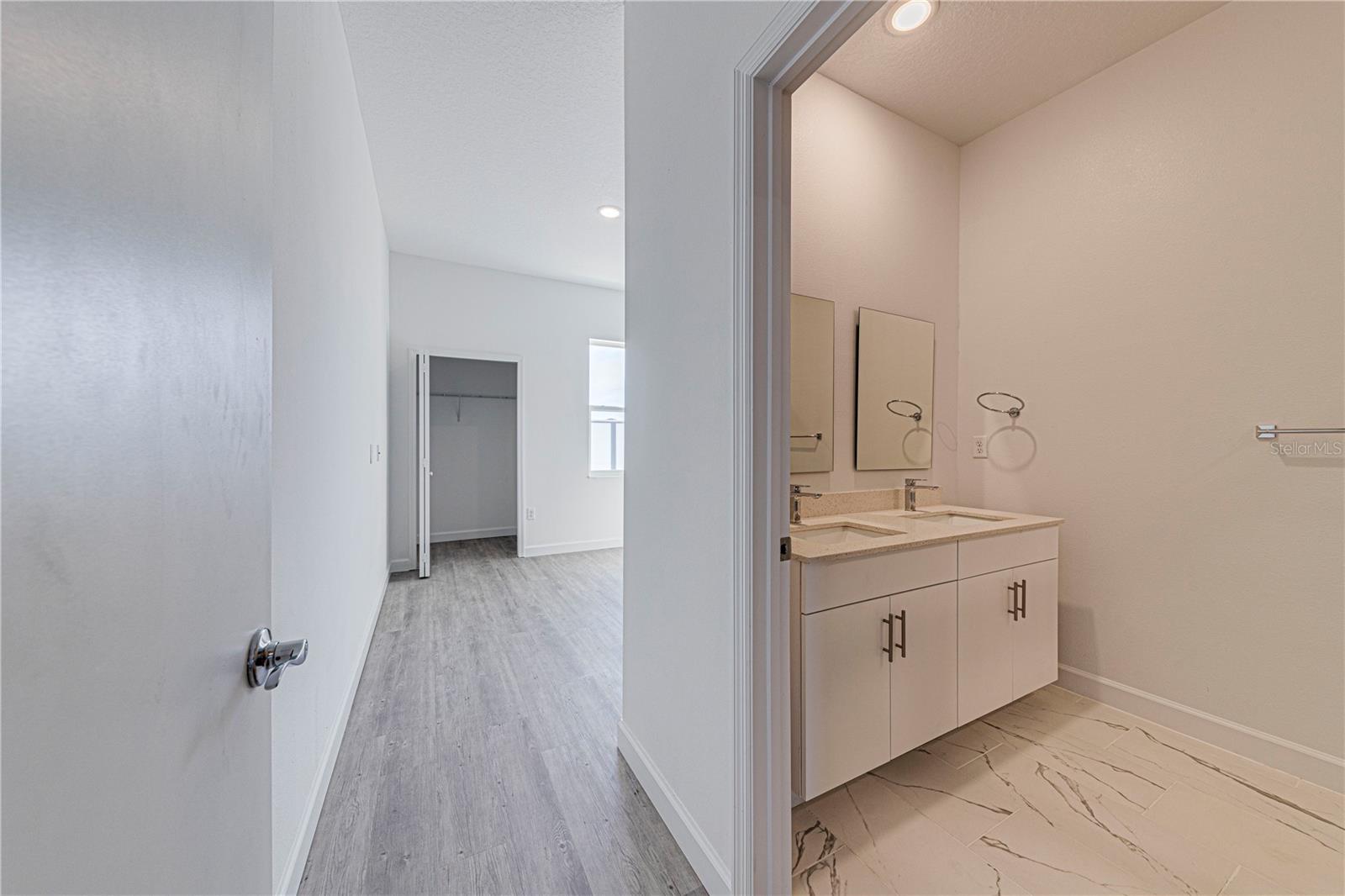 AZUR RESIDENCE - Residential