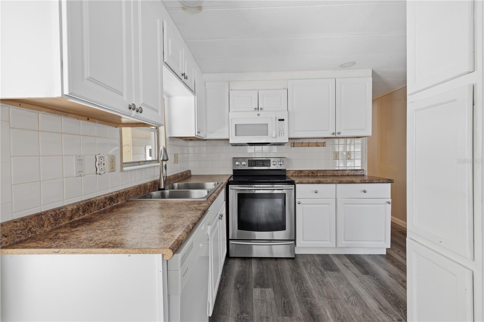 3417 WAX MYRTLE CIRCLE