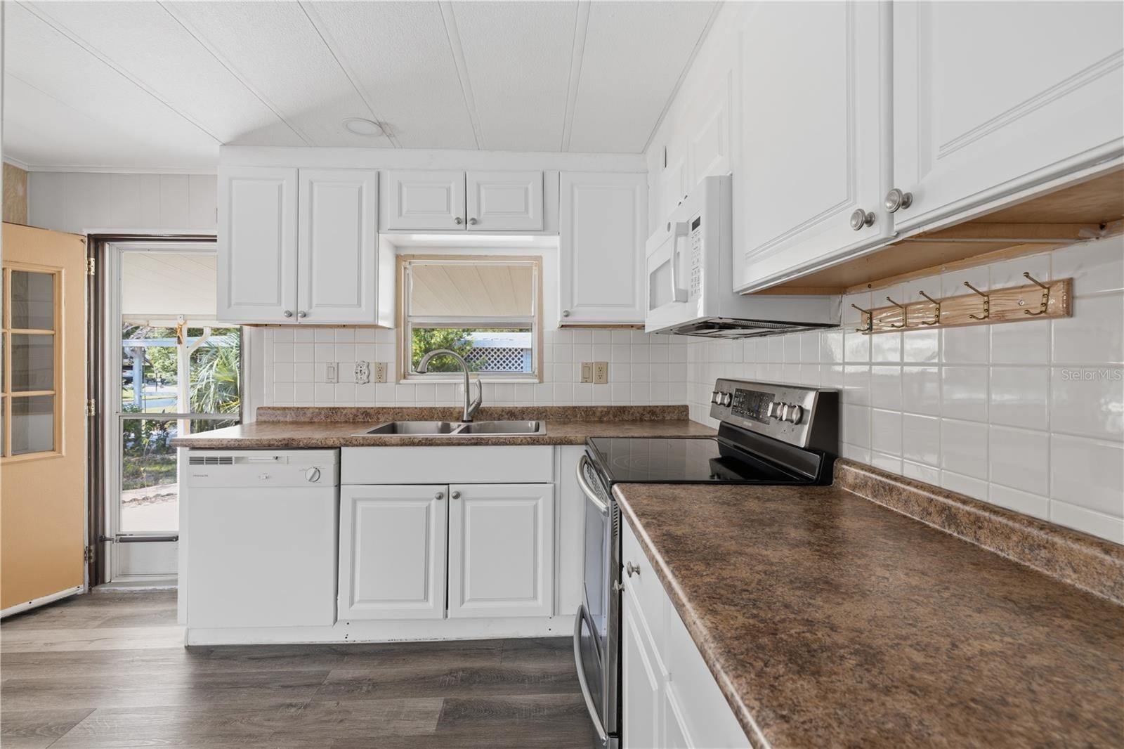 3417 WAX MYRTLE CIRCLE