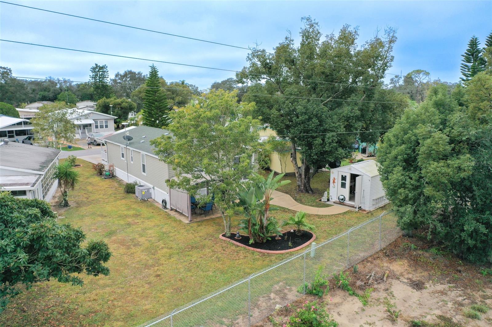 SADDLEBAG LAKE - Residential