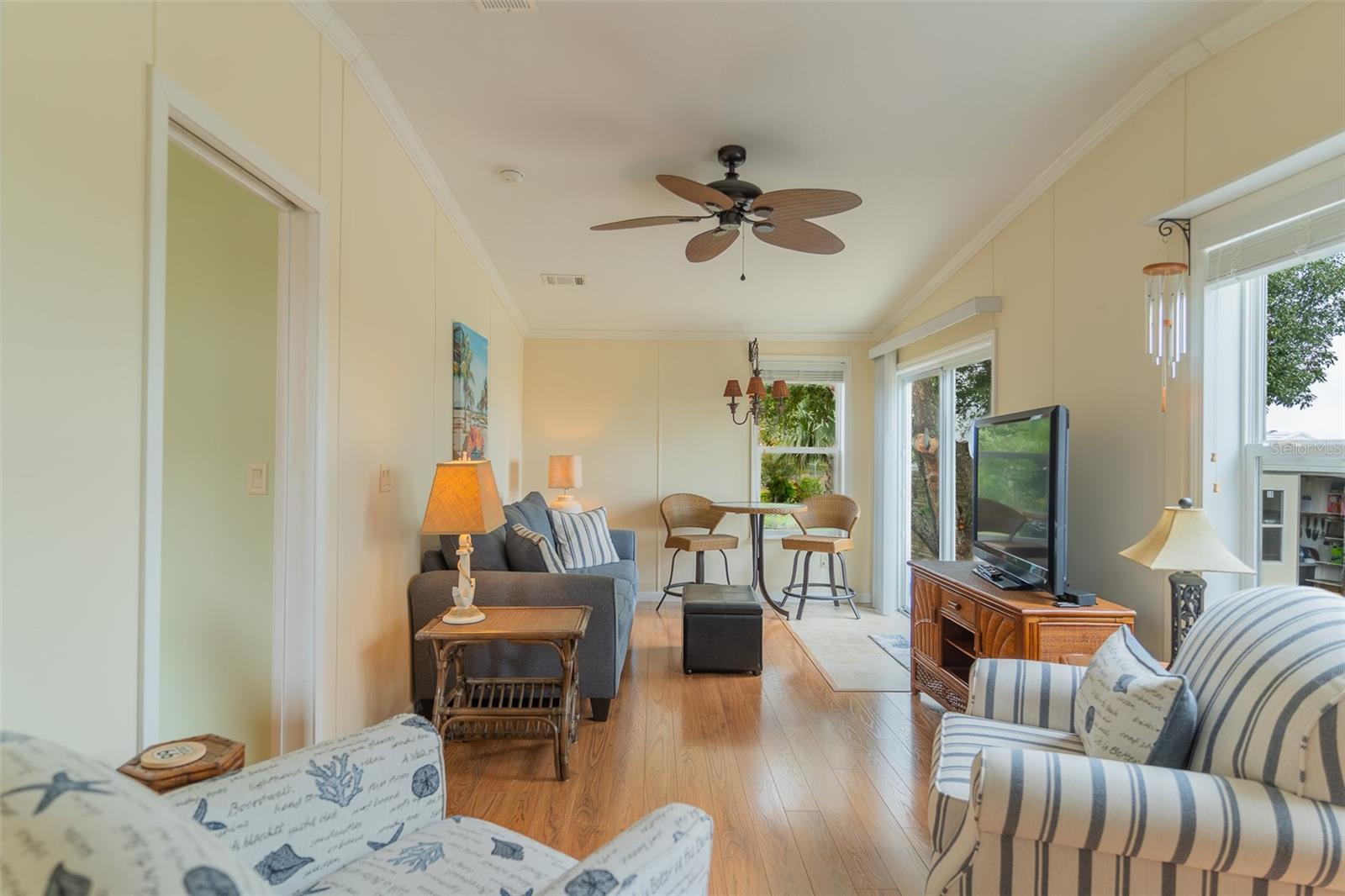 SADDLEBAG LAKE - Residential