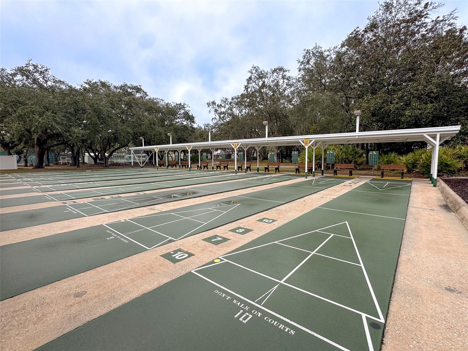 SADDLEBAG LAKE - Residential