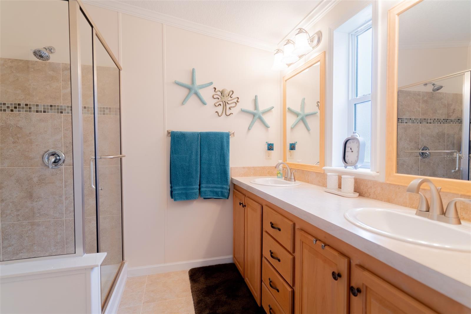 SADDLEBAG LAKE - Residential