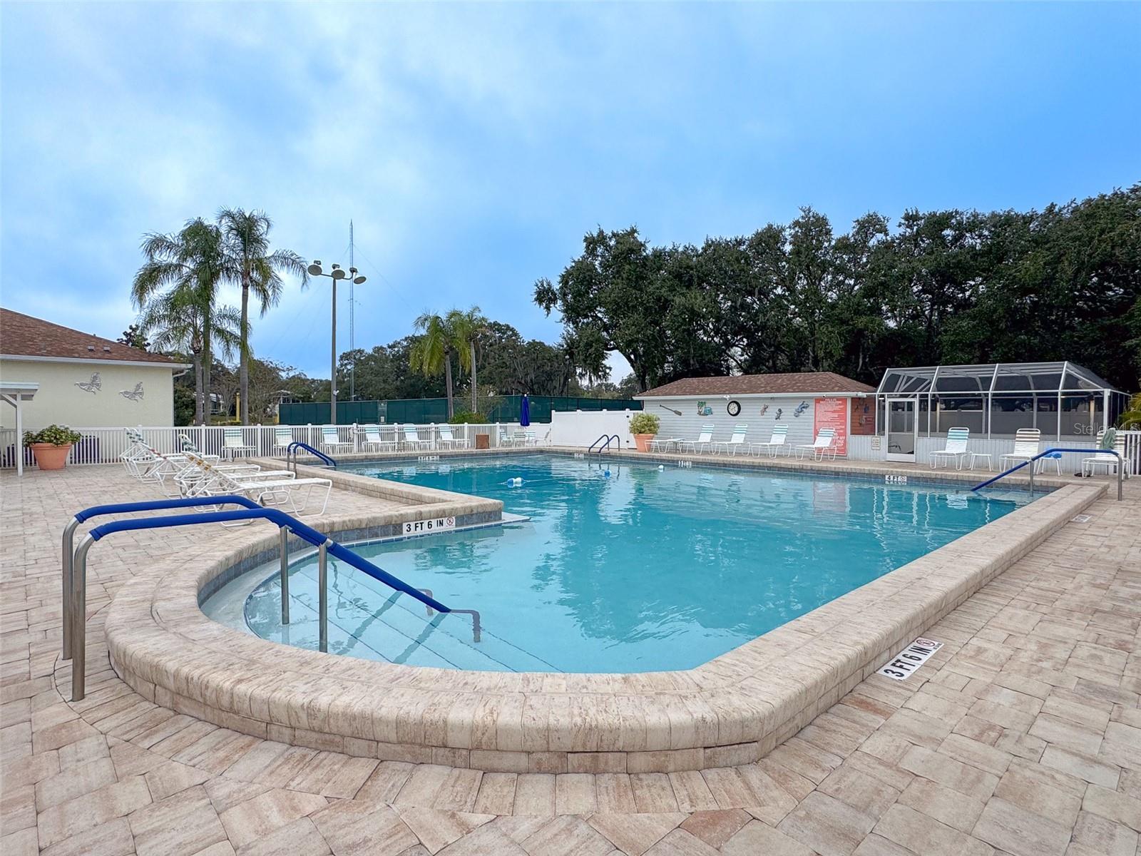 SADDLEBAG LAKE - Residential