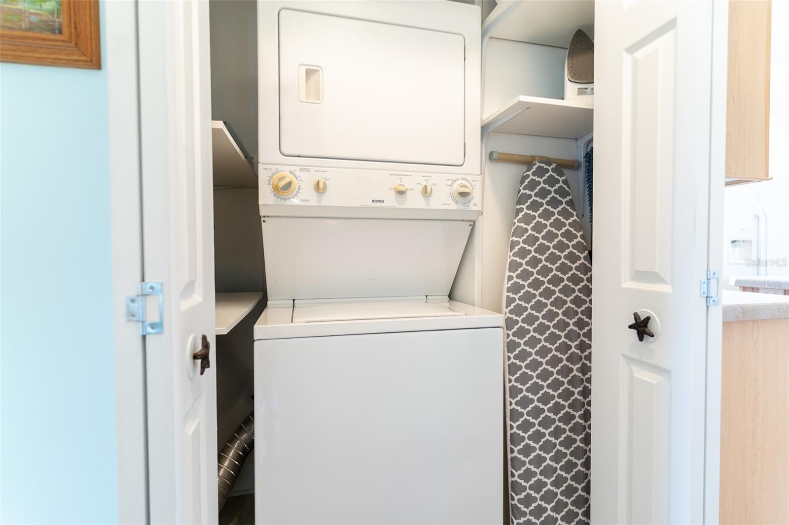 SADDLEBAG LAKE - Residential