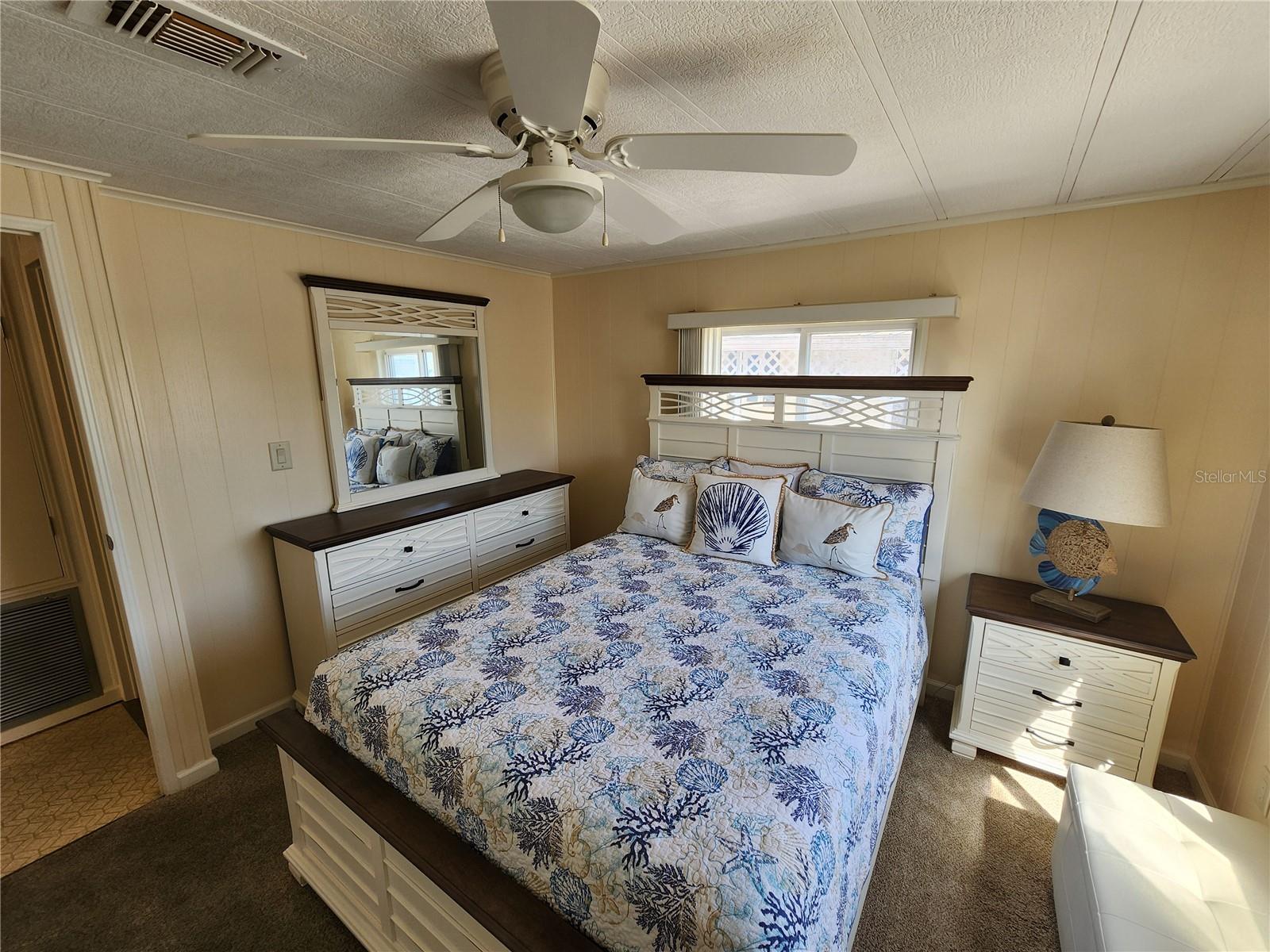 PALM LAKE ESTATES - Residential
