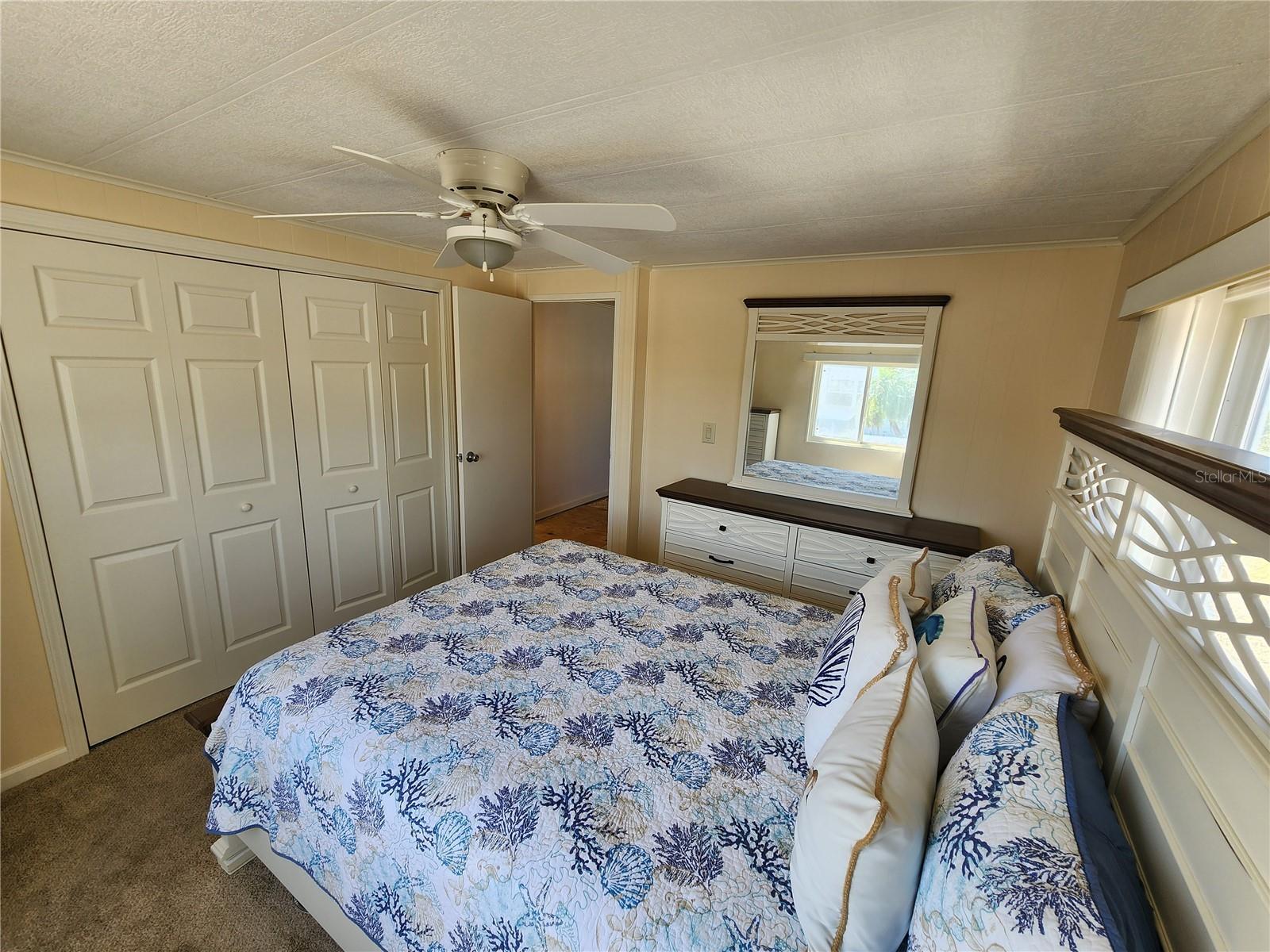 PALM LAKE ESTATES - Residential