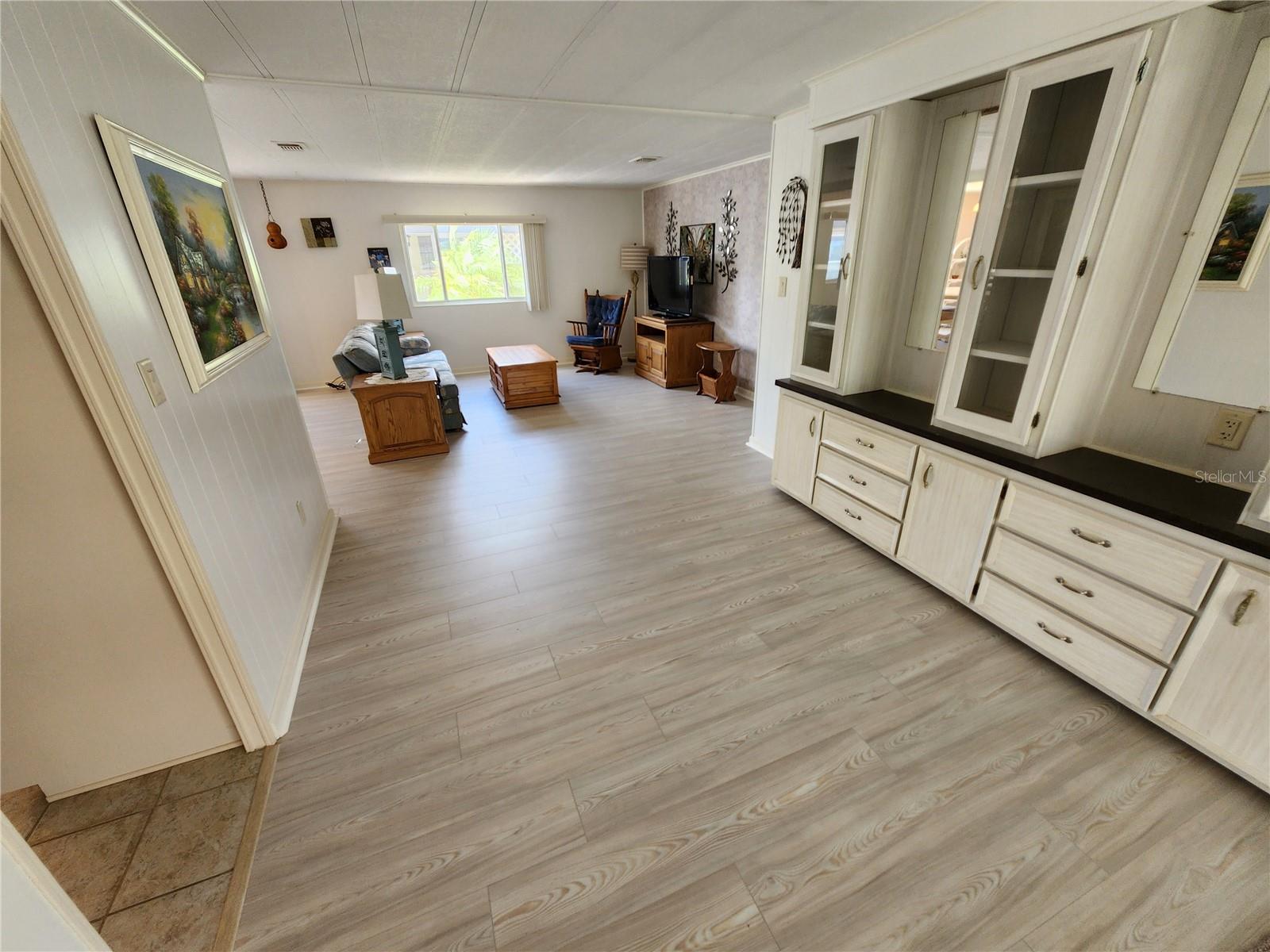 PALM LAKE ESTATES - Residential