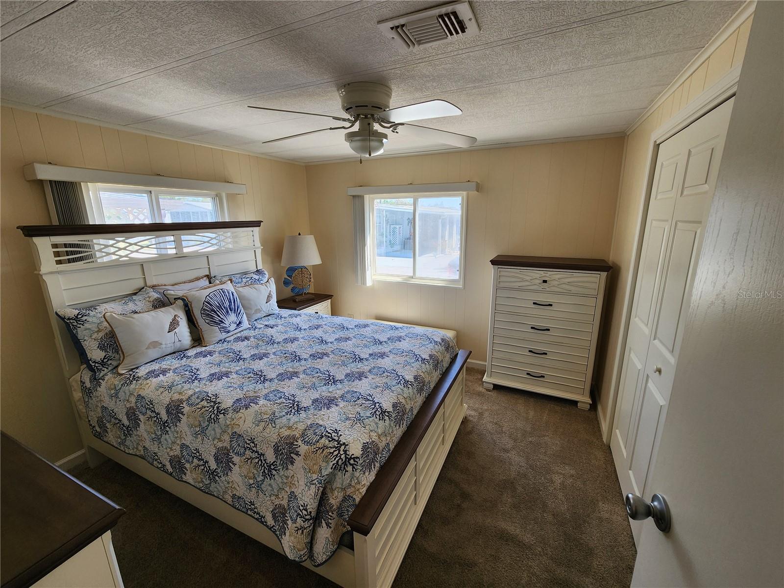 PALM LAKE ESTATES - Residential