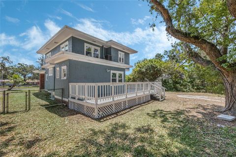 A home in LAKELAND