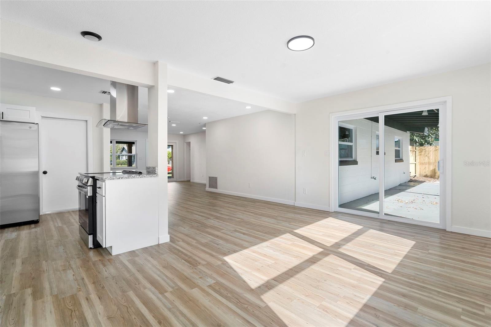 PINECREST ESTATES - Residential