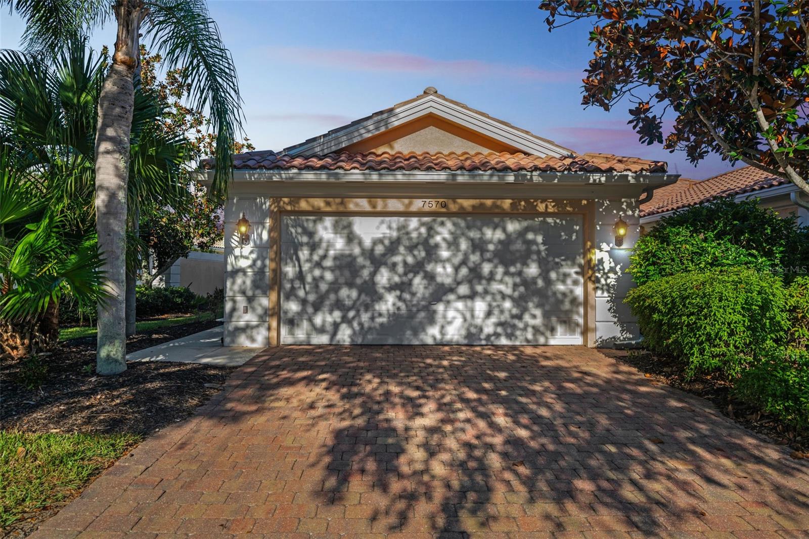 VILLAGEWALK - Residential