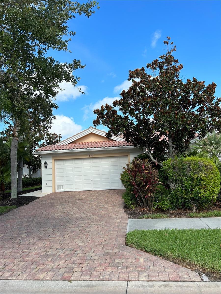 VILLAGEWALK - Residential