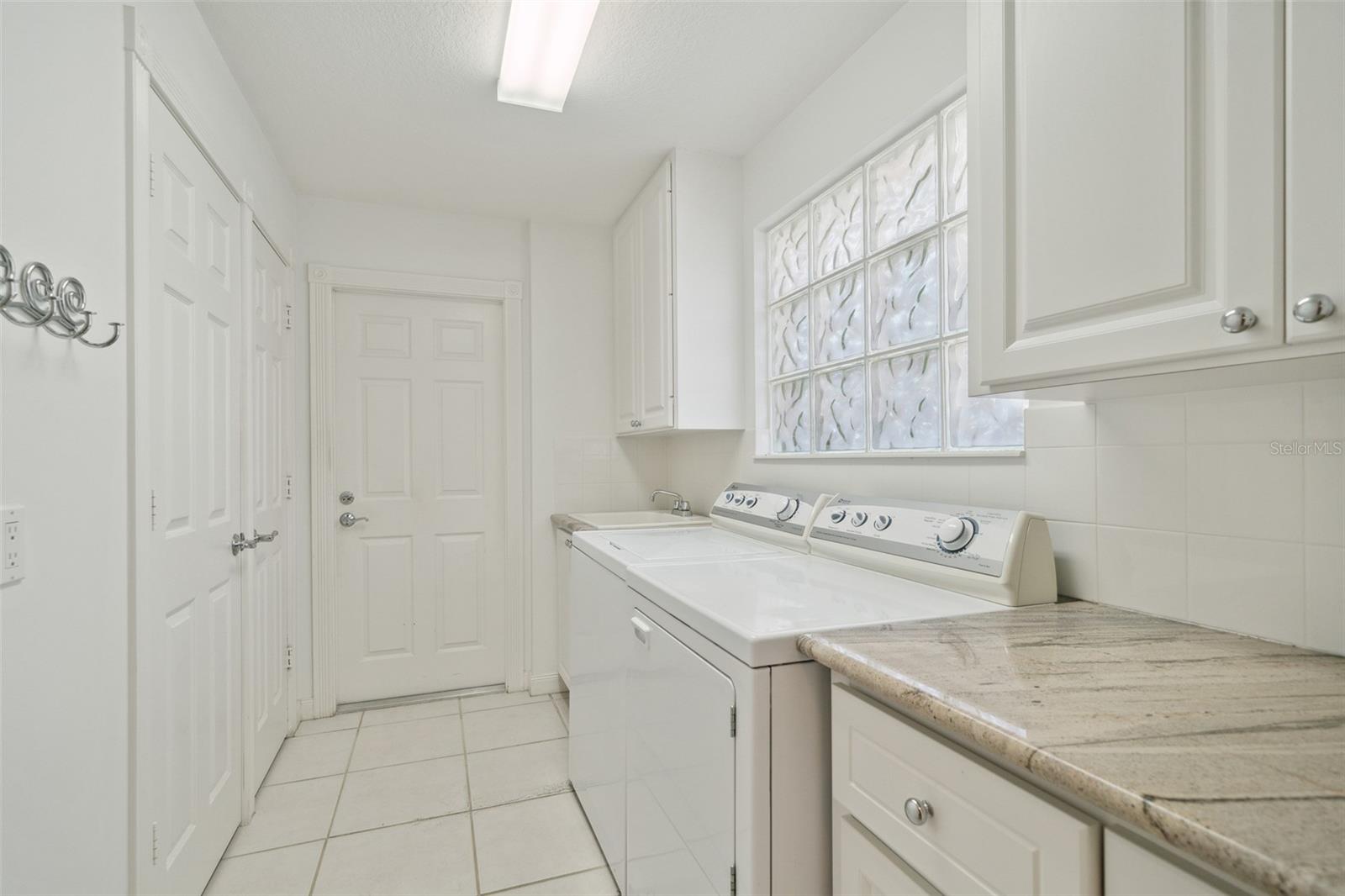 VILLAGEWALK - Residential