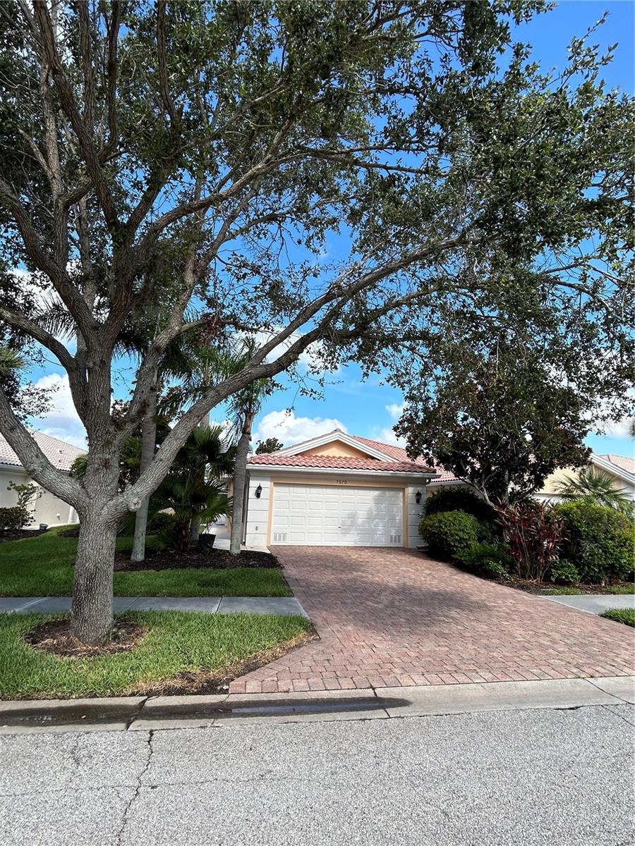 VILLAGEWALK - Residential