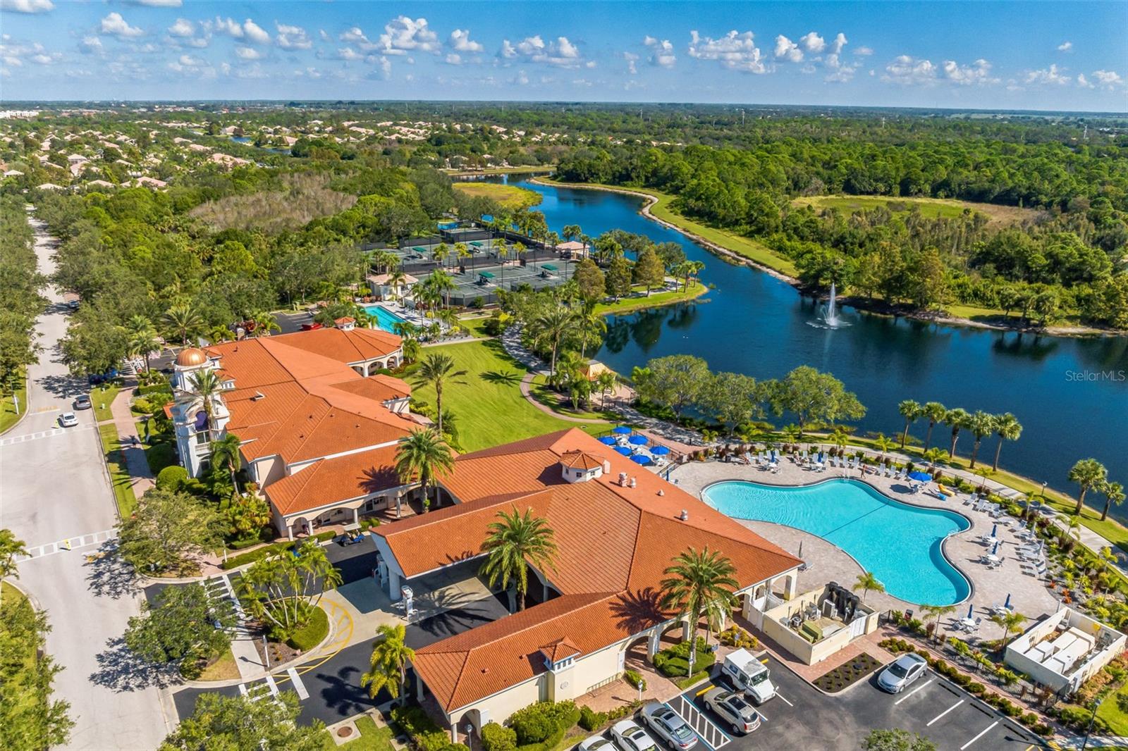 VILLAGEWALK - Residential