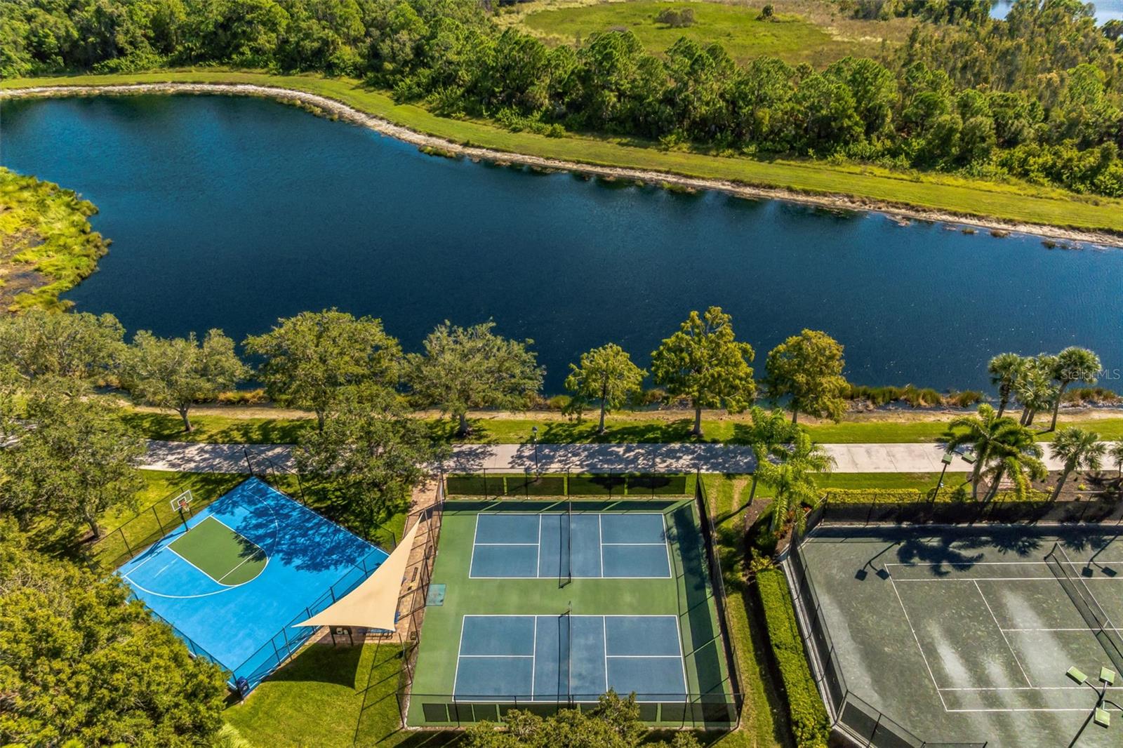 VILLAGEWALK - Residential