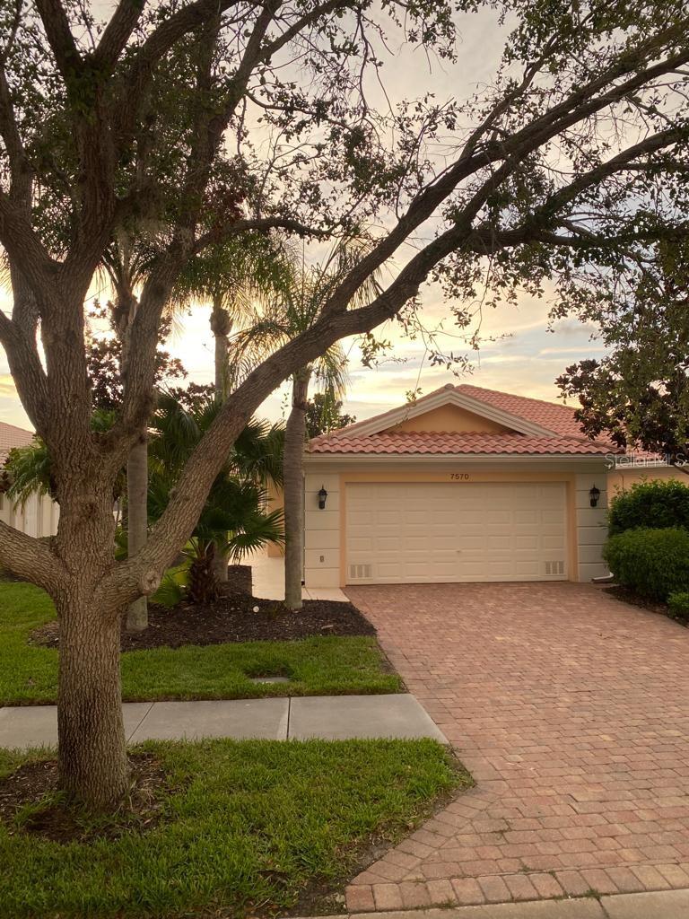 VILLAGEWALK - Residential