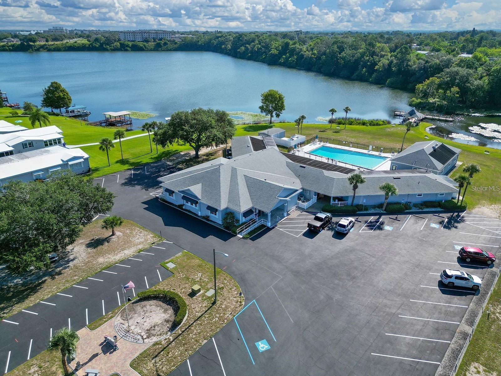 TAVARES LAKE FRANCES ESTATE - Residential