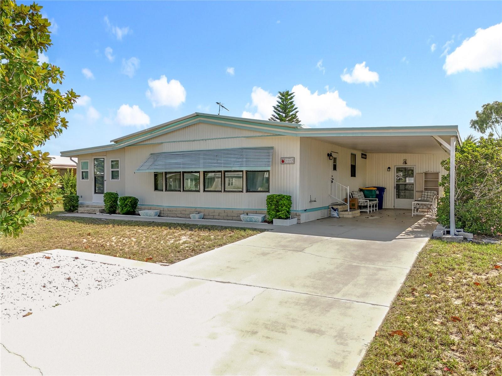 TAVARES LAKE FRANCES ESTATE - Residential