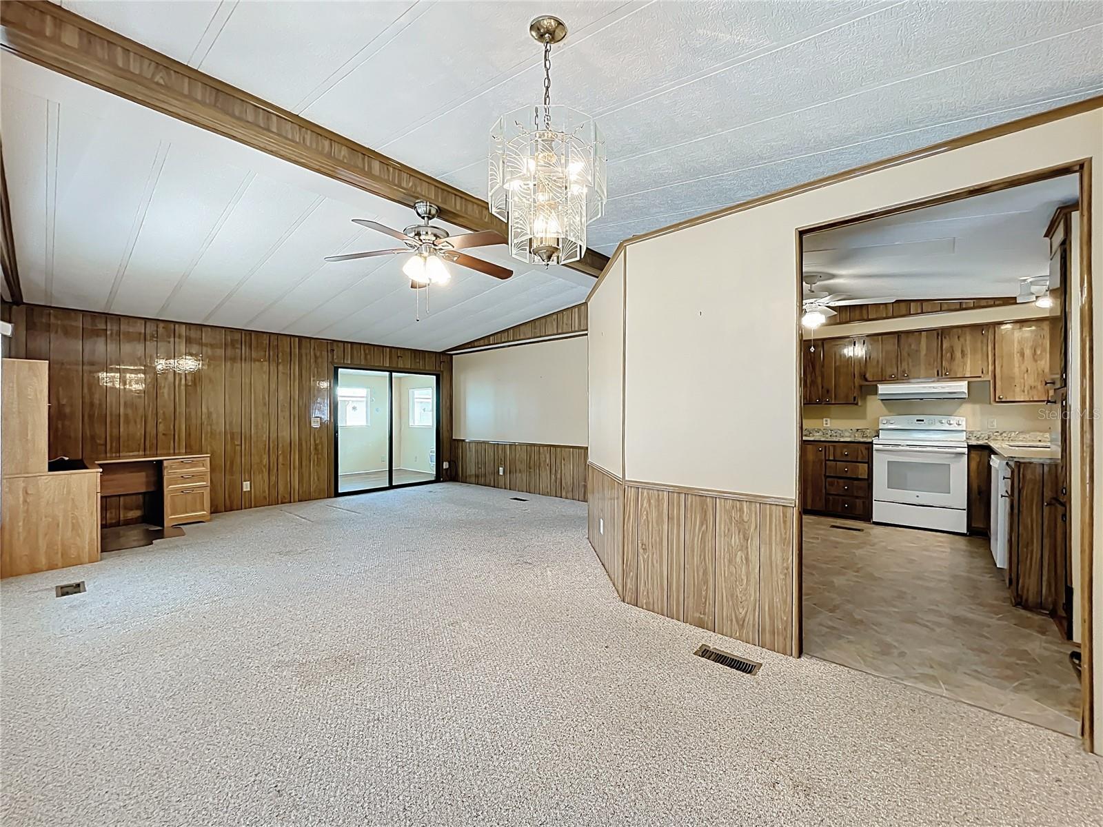 TAVARES LAKE FRANCES ESTATE - Residential