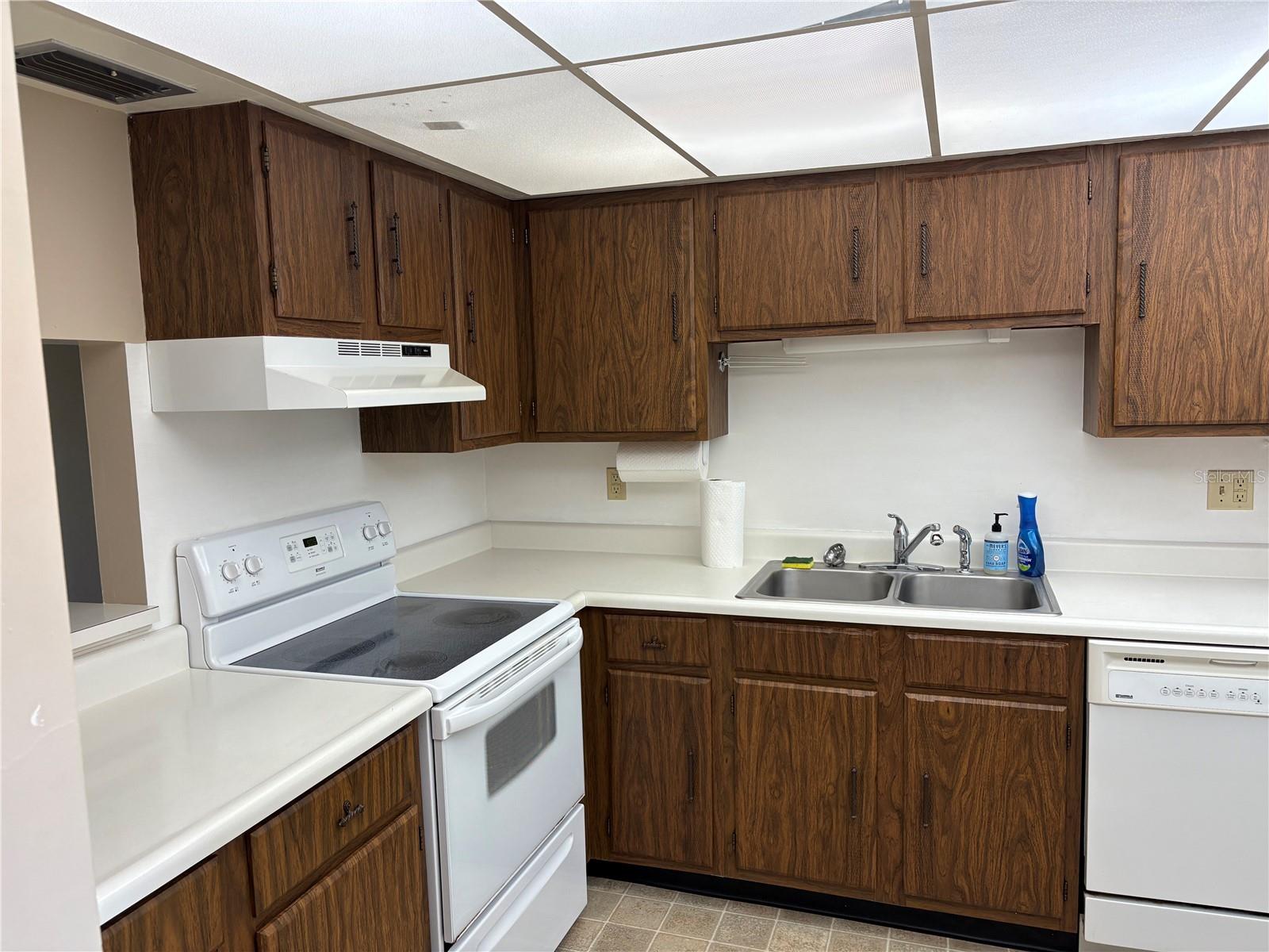 LAKE WALES VILLAGE CONDO - Residential