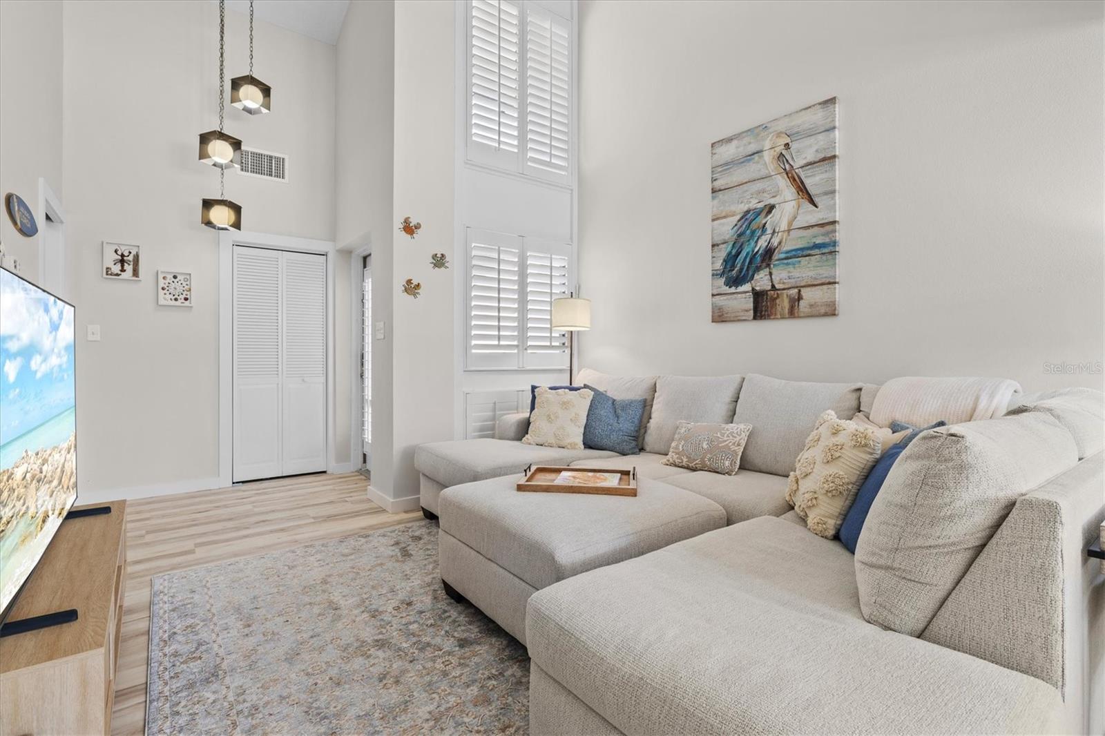 800 S BLVD OF THE PRESIDENTS 3