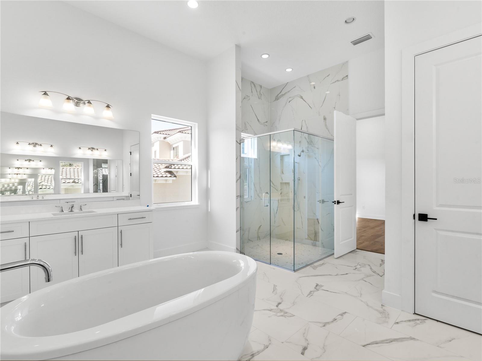 BELLA COLLINA - Residential