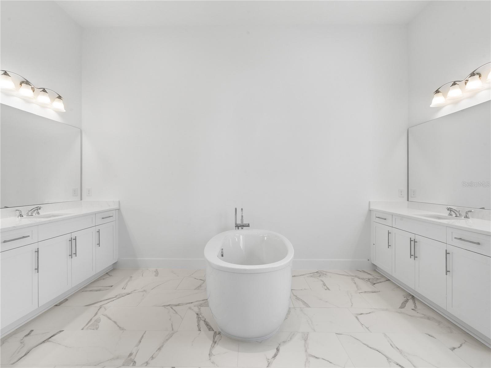 BELLA COLLINA - Residential