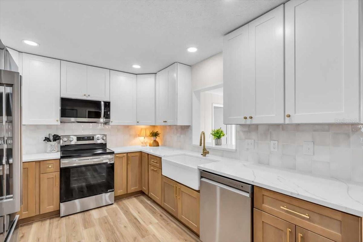 CIRCLE WOODS OF VENICE 1 - Residential