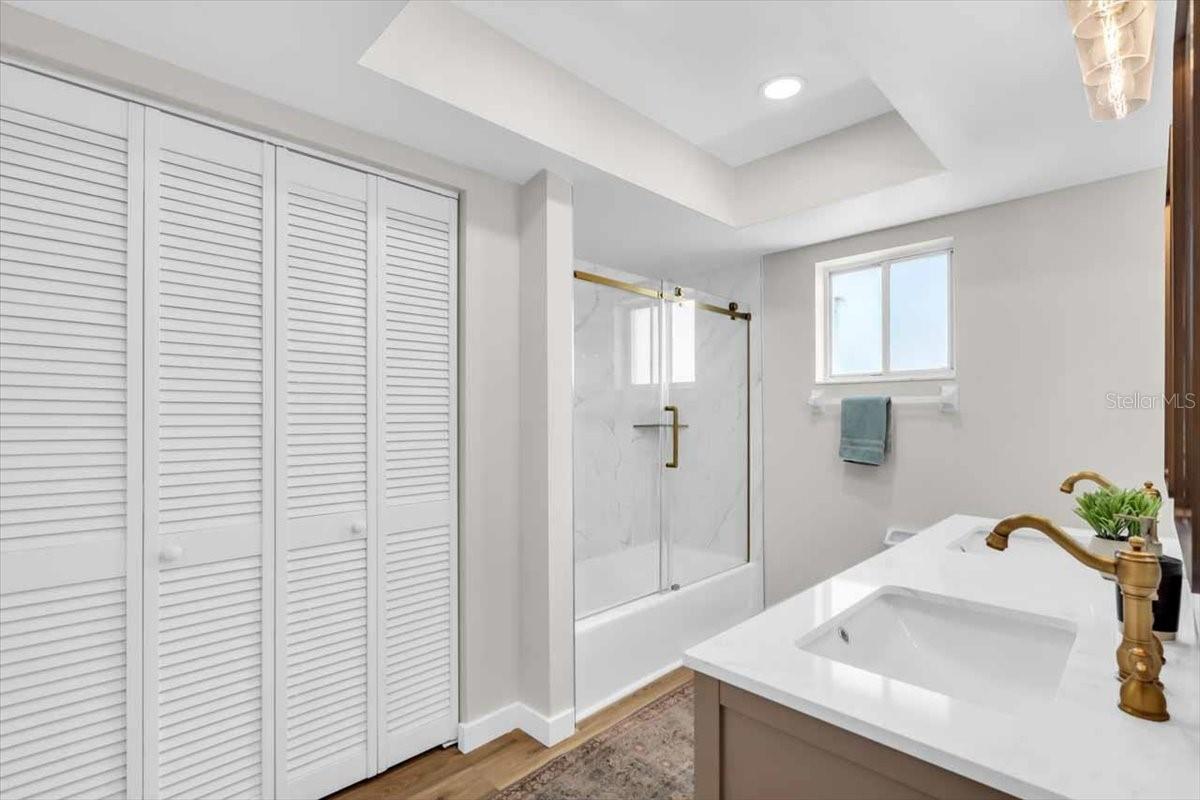 CIRCLE WOODS OF VENICE 1 - Residential