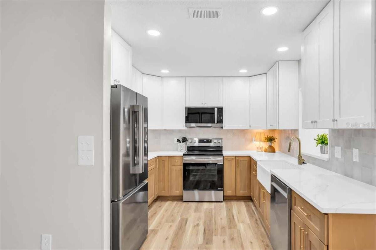 CIRCLE WOODS OF VENICE 1 - Residential