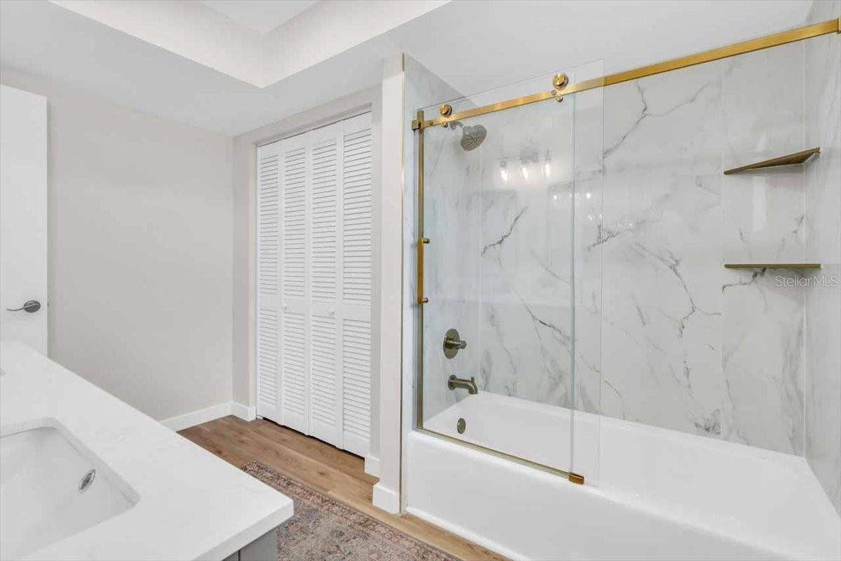 CIRCLE WOODS OF VENICE 1 - Residential