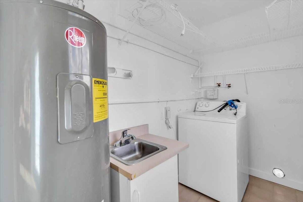 CIRCLE WOODS OF VENICE 1 - Residential