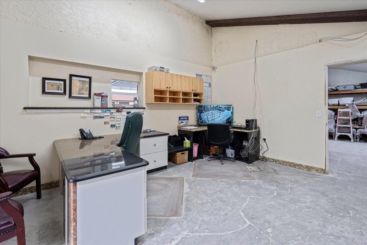 KINGSTON PLAZA - Commercial Sale