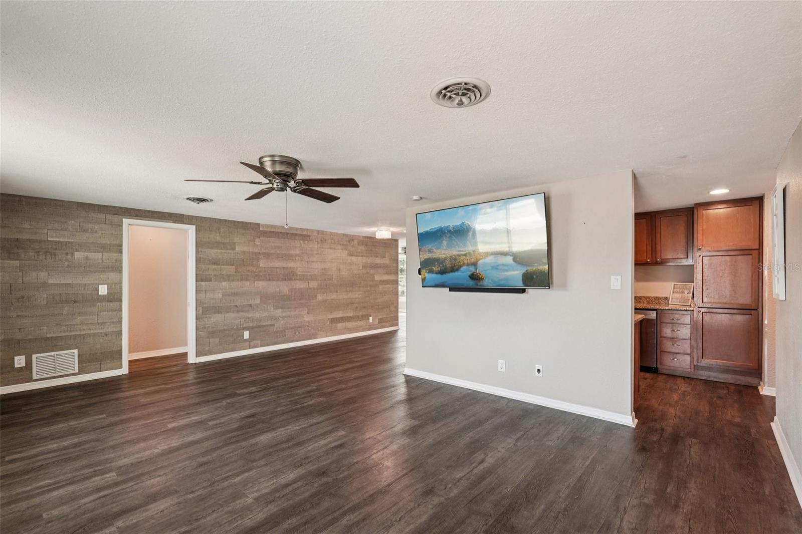 1956 GREENLAWN DRIVE